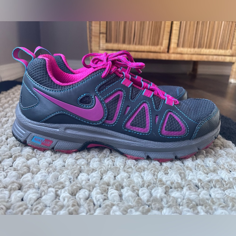 Women’s Nike Air Alvord 10 Trail sneakers